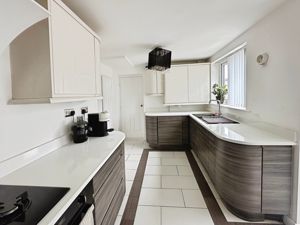 Kitchen- click for photo gallery